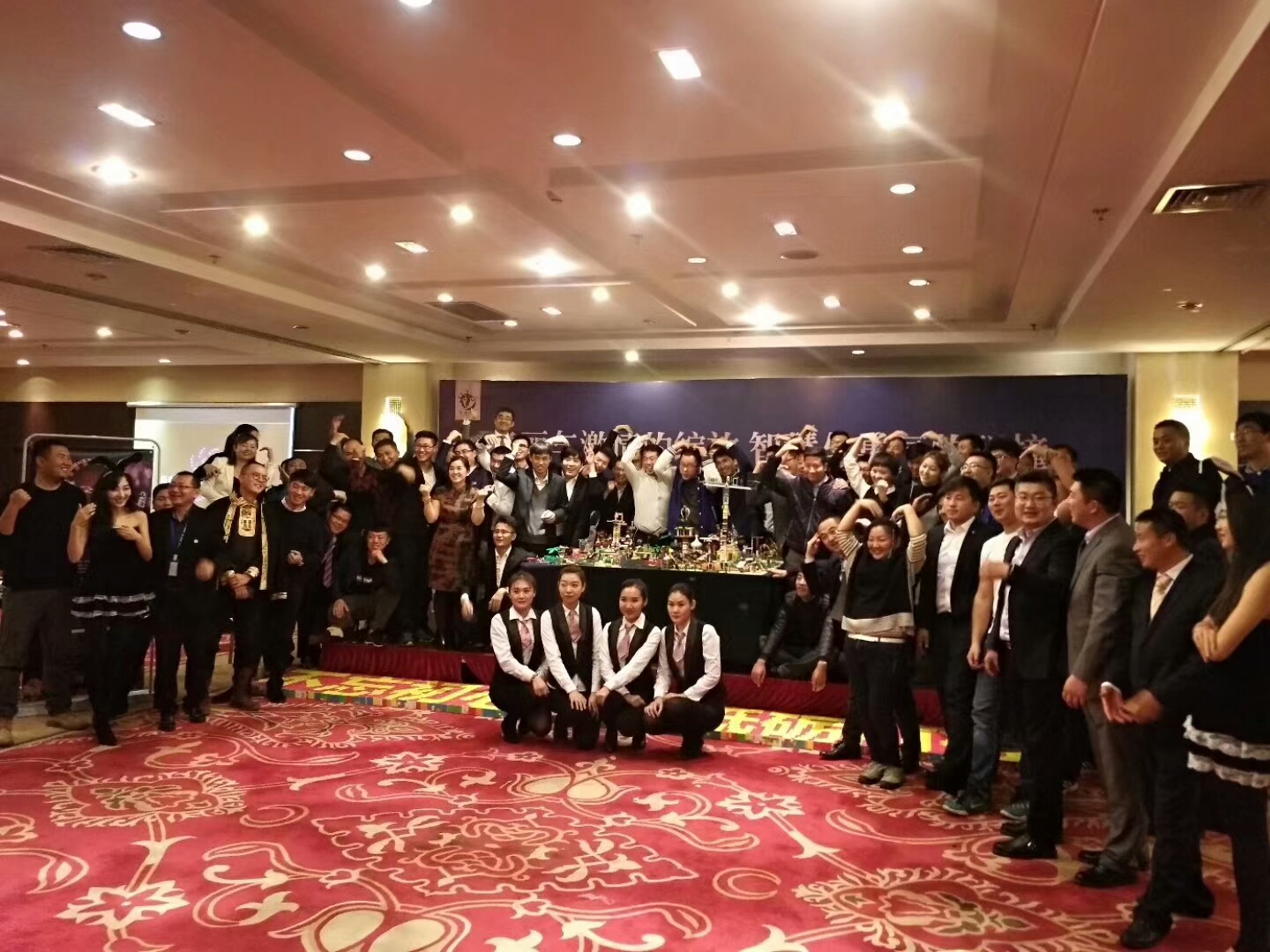 團(tuán)隊調(diào)動氣氛拓展活動游戲18個