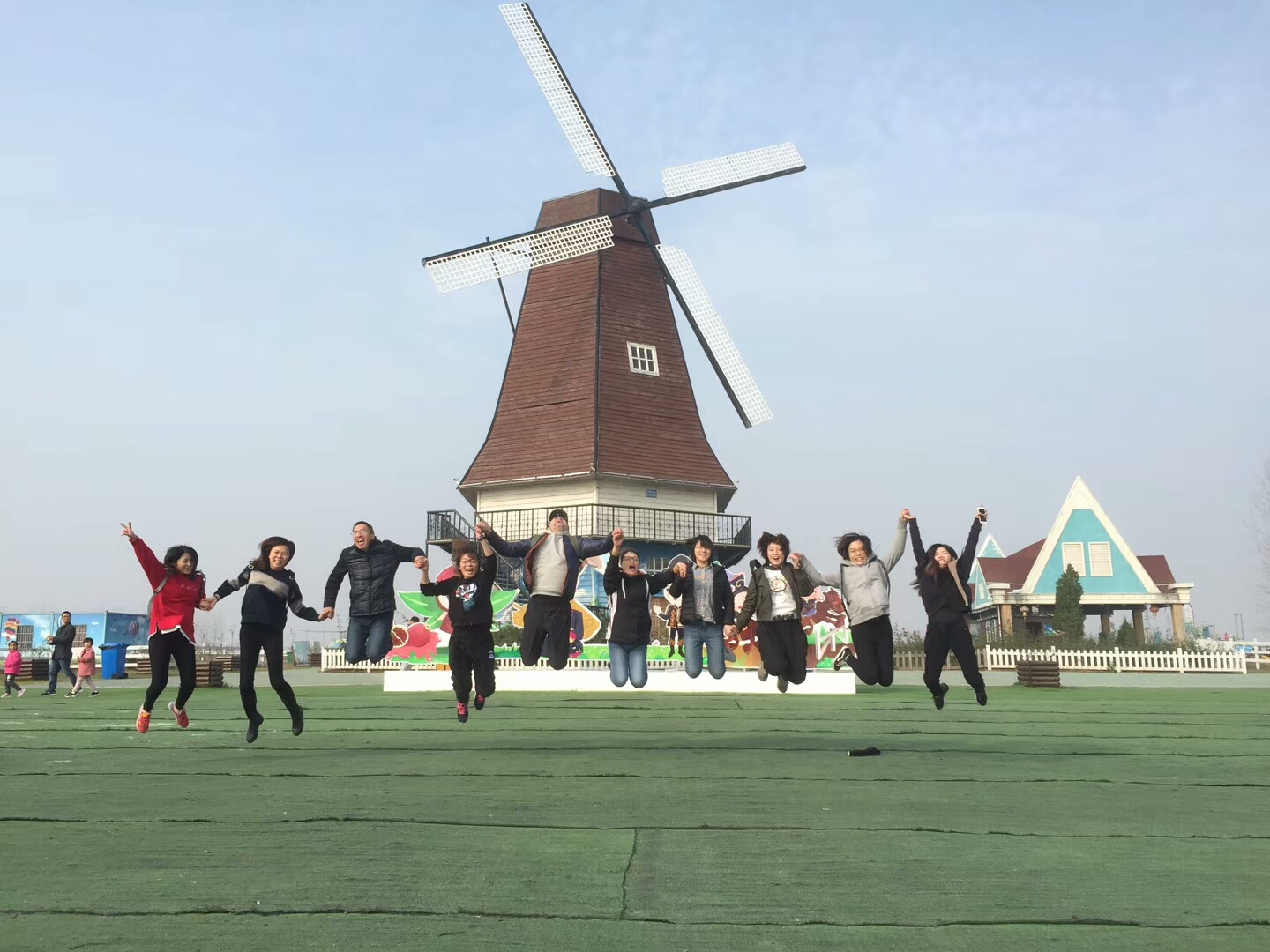 適合團隊拓展小游戲-突出重圍